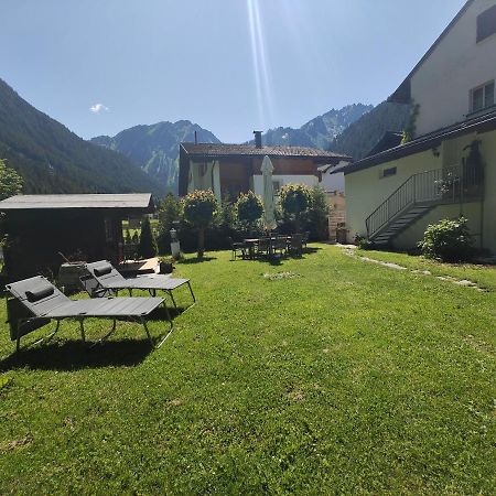 Alpenchalet Dona Partenen Extérieur photo